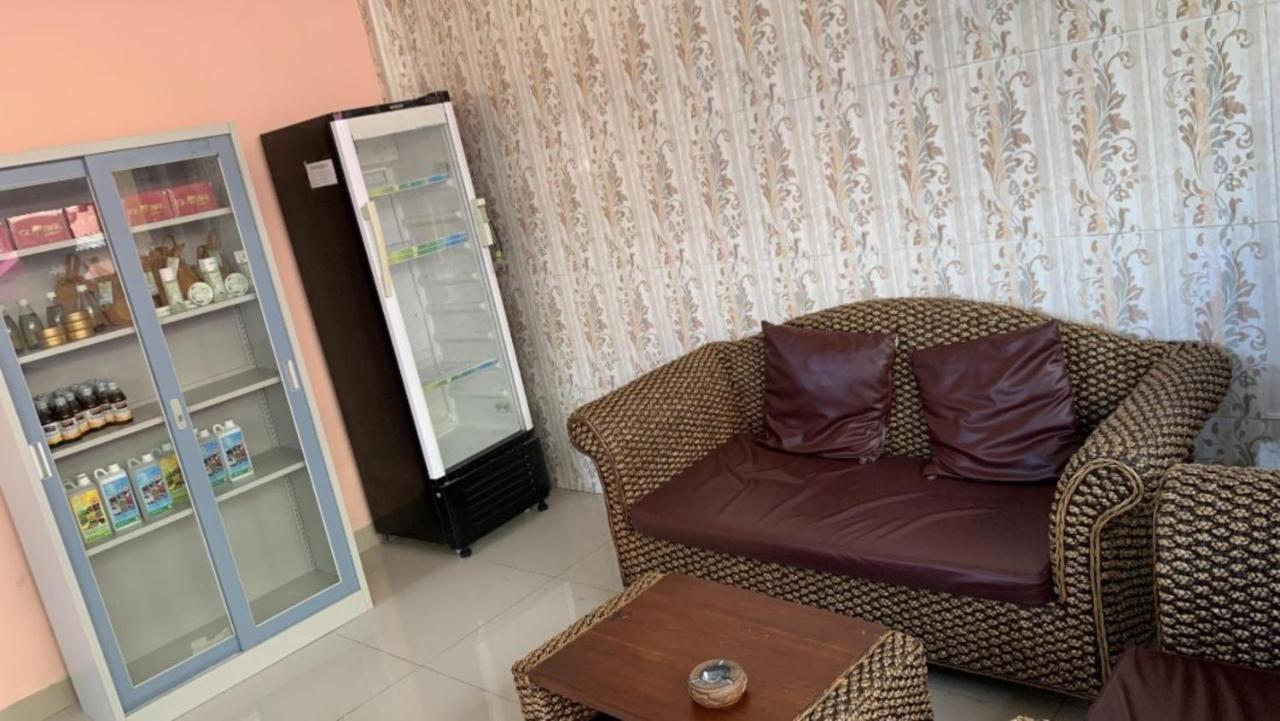Taxa Uma Guest House Kuta Lombok Exterior foto
